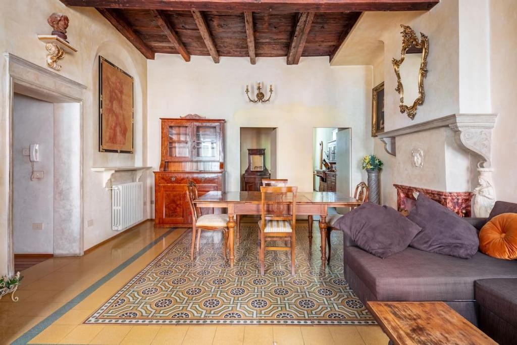 Central Elegant Apartment - Liberty House Μπολόνια Εξωτερικό φωτογραφία