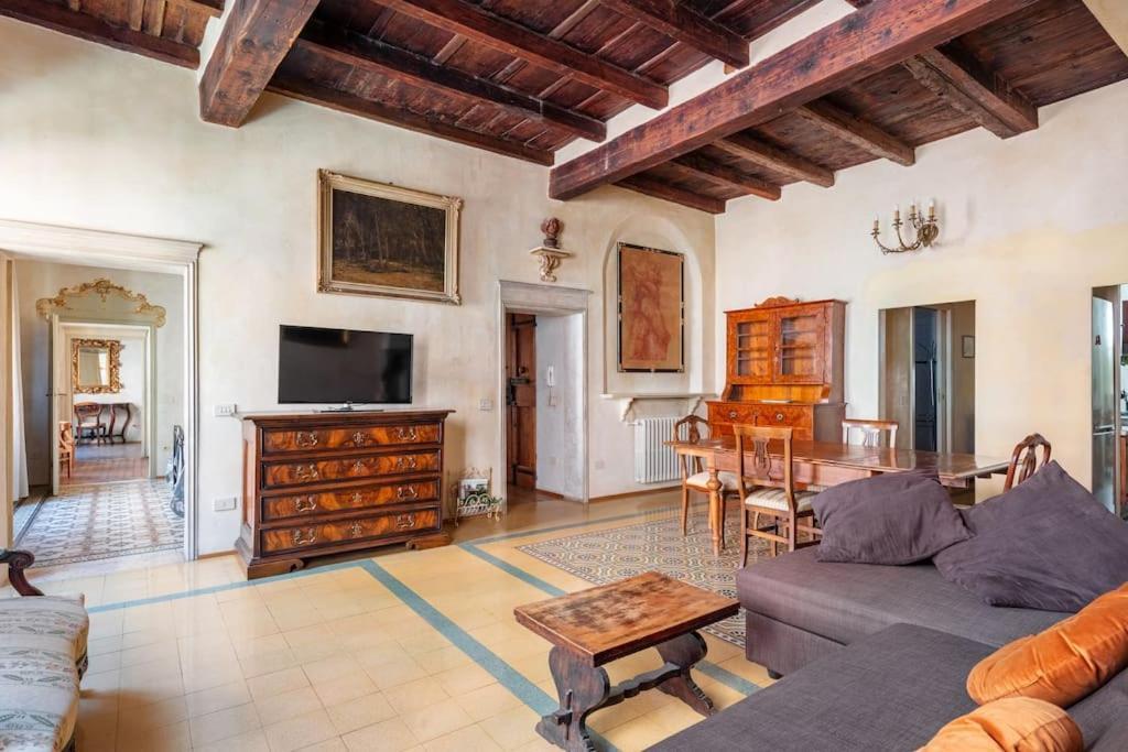 Central Elegant Apartment - Liberty House Μπολόνια Εξωτερικό φωτογραφία